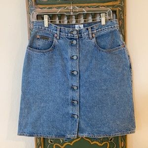 Dream 90s Calvin Klein denim button up skirt 🤤